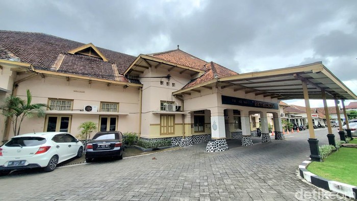 Gedung Petronella RS Bethesda Jogja dilihat dari sisi utara, Senin (28/11/2022).
