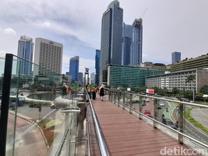 Warga Keluhkan Tak Ada Toilet hingga Lift di Halte Bundaran HI