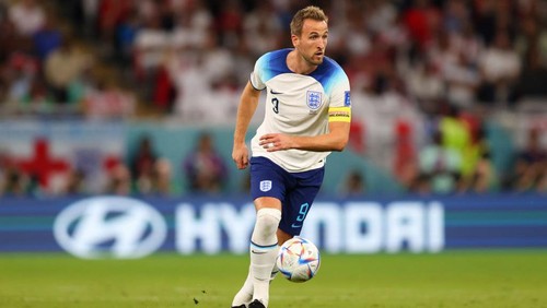 DOHA, QATAR - NOVEMBER 29: Harry Kane of England in action during the FIFA World Cup Qatar 2022 Group B match between Wales and England at Ahmad Bin Ali Stadium on November 29, 2022 in Doha, Qatar. (Photo by Marc Atkins/Getty Images)