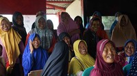 Kedatangan Perwira Penggerak membawa warna tersendiri untuk para ibu di Dusun Bondan dan Desa Ujung Alang, Kampung Laut, Cilacap, Jawa Tengah. Beragam pelatihan dan penambahan wawasan untuk semua warga.