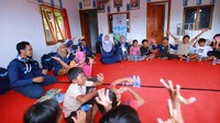 Perwira membuat kelas literasi untuk anak anak dengan meriah dengan konsep belajar sambil bermain, sekaligus mendirikan perpustakaan mini sebagai wadah untuk menambah wawasan dan semangat literasi anak anak.