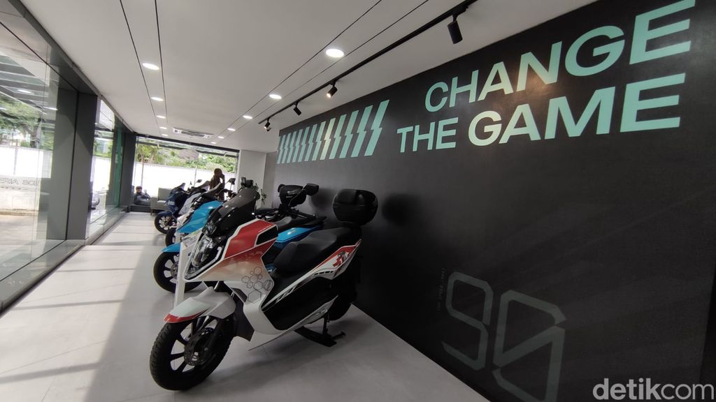 Ilectra Motor Group Resmi Membuka ALVA Experience di SCBD, Jakarta.