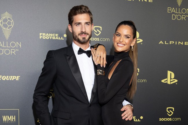 Berasal dari Brazil, Isabel sudah sejak 2015 menjadi pacar Kevin Trapp, pemain Jerman di Piala Dunia 2022. Izabel Goulart dan Kevin Trapp bertunangan sejak dua tahun lalu. Foto: Getty Images