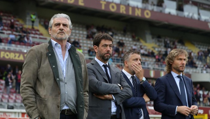 Juventus, Andrea Agnelli, Pavel Nedved, Maurizio Arrivabene, TURIN, ITALY - OCTOBER 15: (L-R) Maurizio Arrivabene Director of Juventus, Andrea Agnelli Executive Chairman of Juventus, Federico Cherubini Juventus Football Director and Pavel Nedved Vice President of Juventus look on from the touchline prior to kick off in the Serie A match between Torino FC and Juventus at Stadio Olimpico di Torino on October 15, 2022 in Turin, Italy. (Photo by Jonathan Moscrop/Getty Images)