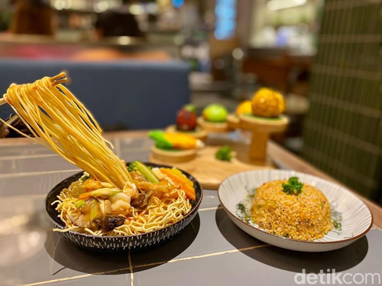 Ada Mie Terbang dan Dimsum Bentuk Durian hingga Jagung di Resto Ini