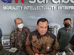 Firli Tegaskan Lukas Enembe Harus Dikawal KPK Jika Berobat ke Luar Negeri