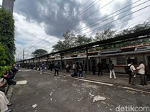 Viral KRL Berhenti Lebih Lama di Stasiun UI, Ternyata Masinis ke Toilet