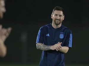 Messi Diancam Canelo Alvarez, Dibela Kapten Meksiko