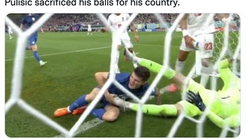 Pulisic mencetak satu-satunya gol ke gawang Iran yang mengantar Amerika Serikat ke babak 16 besar Piala Dunia 2022. Dia sampai mengorbankan diri hingga cedera. Pulisic mengorbankan bolanya untuk negaranya, canda akun ini. Foto: Twitter