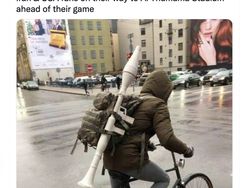 Meme Kocak Amerika vs Iran, Penonton Bawa Rudal