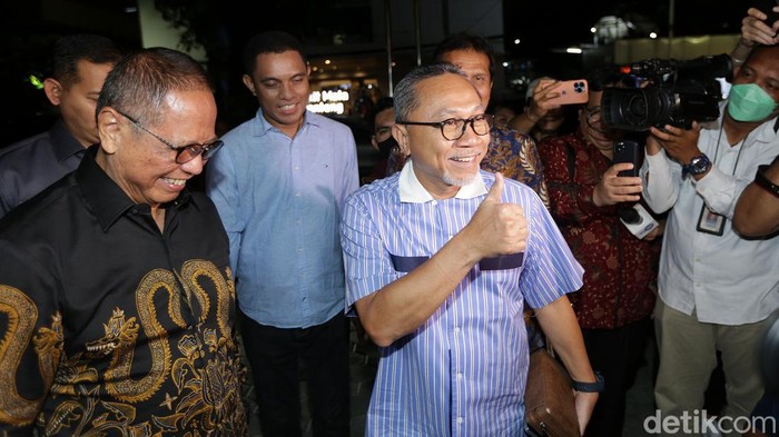 Momen Trio Ketum KIB Dinner di Menteng Petinggi partai politik (parpol) yang tergabung dalam Koalisi Indonesia Bersatu mengadakan pertemuan berbalut dinner atau makan malam di kawasan Menteng.