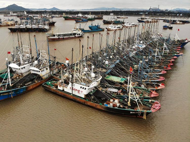 Musim Dingin, Kapal-kapal Nelayan di China Balik Kanan ke Pelabuhan