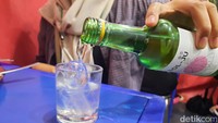 Di sini juga tersedia solju atau soju tanpa alkohol. Foto: Putu Intan/detikcom