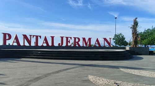 Pantai Jerman yang ada di dekat Bandara Ngurah Rai, Tuban, Kecamatan Kuta, Badung, Bali.