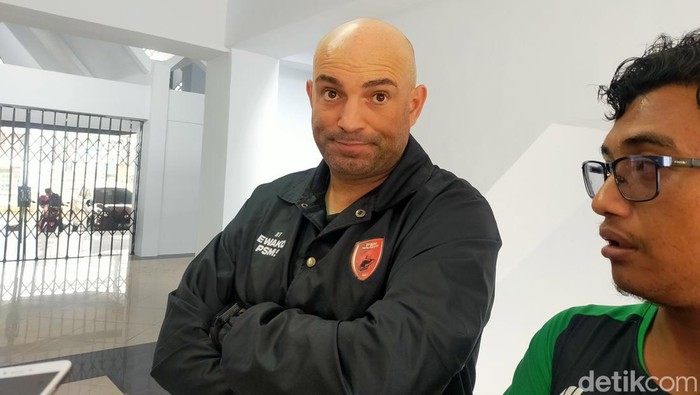 Pelatih PSM Makassar Bernardo Tavares cari lawan kuat untuk laga uji coba.
