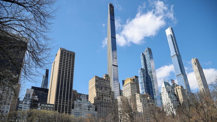 NEW YORK, NY, UNITED STATES - NOVEMBER 29: A view of the worlds skinniest skyscraper, Steinway Tower, located at 111 West 57th Street in Manhattan, and boasts a 24:1 height to width ratio in New York, United States on November 29, 2022. Designed by SHoP Architects, the luxury condominium building stands at 1,428 feet (435 meters) tall, making it one of the largest buildings in the western hemisphere, and the third tallest in New York City. 60 apartments are included in the tower ranging from nearly $8 million for a studio to $66 million for a penthouse. In April it has opened to residents in New York City. (Photo by Fatih AktaÅ/Anadolu Agency via Getty Images)