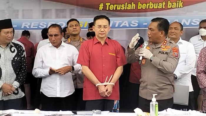 Polda Sumut saat memaparkan kasus judi online dengan tersangka Apin BK