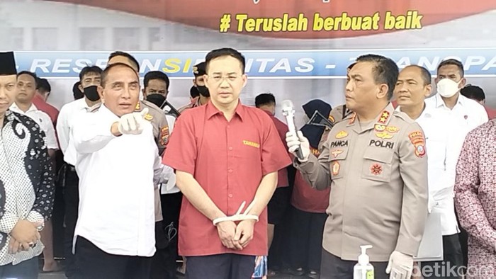 Polda Sumut saat memaparkan kasus judi online dengan tersangka Apin BK