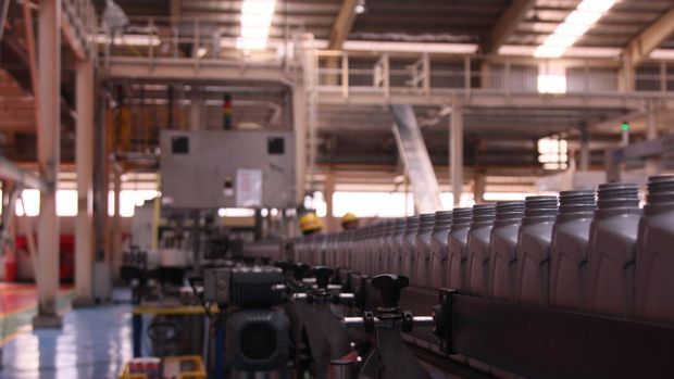 Proses pengemasan oli di PUJ PT Pertamina Lubricants