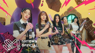 10 Foto Personel Red Velvet, Tampil dengan Gaya Y2K di Video Klip Birthday