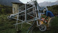 Resor ski ini dibangun pada tahun 1964 untuk membantu anak-anak dari desa belajar cara bermain ski yang dekat dengan rumah sebelum melewati jalur yang lebih menantang di Pegunungan Alpen lain.