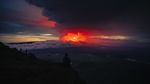 Santainya Warga Hawaii Nonton Letusan Gunung Api Terbesar Dunia