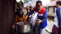 Pertamina melalui TJSL berkomitmen selalu melakukan penyuluhan kepada para ibu untuk memberi gizi seimbang dengan bubur sehat dan pemeriksaan buah hati mereka di Posyandu yang berada di bawah naungan program TJSL Pertamina.