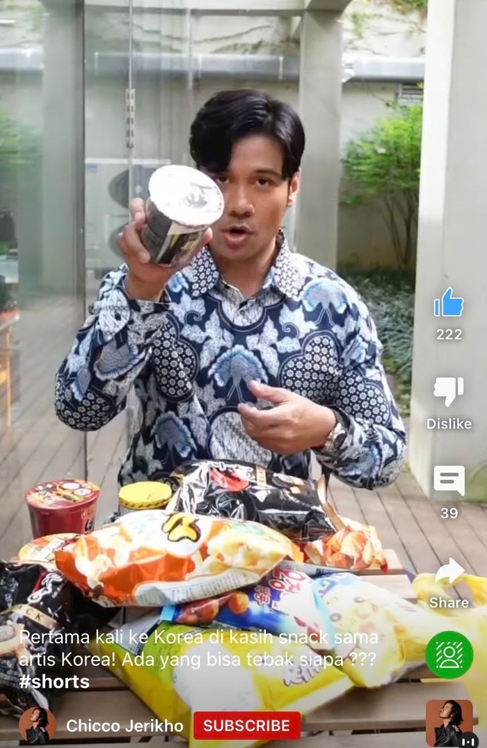 Serunya Chicco Jerikho Ketika Cicip Makanan Korea dan Minum Kopi Serunya Chicco Jerikho Ketika Cicip Makanan Korea dan Minum Kopi
