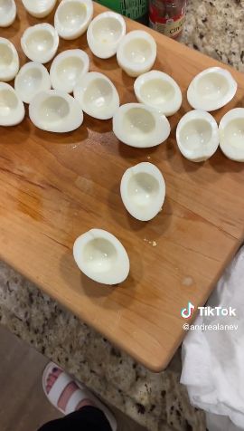 Tips membelah telur menjadi dua dengan bentuk sempurna
