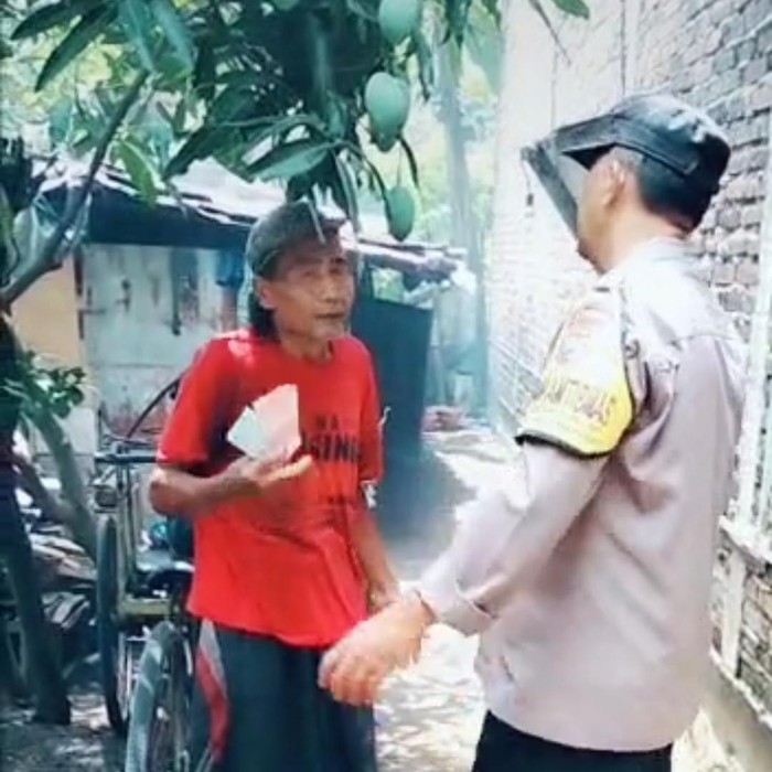 Tukang becak madiun tolak BLT BBM