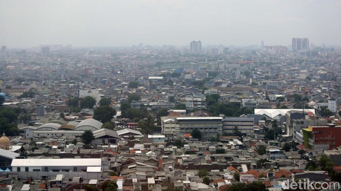 Wadaw! Setiap 1 Km Persegi Tanah di Jakpus Dihuni 23.249 Jiwa Jakarta Pusat yang memiliki luas 47,56 km persegi, jadi kota terpdat di Jakarta. Setiap 1 km persegi tanah di Jakarta Pusat dihuni oleh 23.249 jiwa.