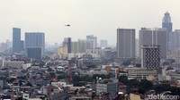 Wilayah Ibu Kota dengan kepadatan tertinggi berikutnya adalah Jakarta Barat, yakni mencapai 20.717 jiwa/km persegi. Diikuti Jakarta Timur dengan kepadatan penduduk mencapai 17.650 jiwa/km persegi, dan Jakarta Selatan mencapai 16.449 jiwa/km persegi.