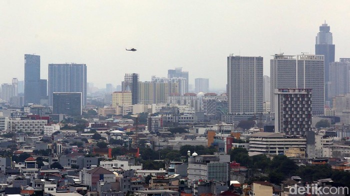 Jakarta Pusat yang memiliki luas 47,56 km persegi, jadi kota terpdat di Jakarta. Setiap 1 km persegi tanah di Jakarta Pusat dihuni oleh 23.249 jiwa.