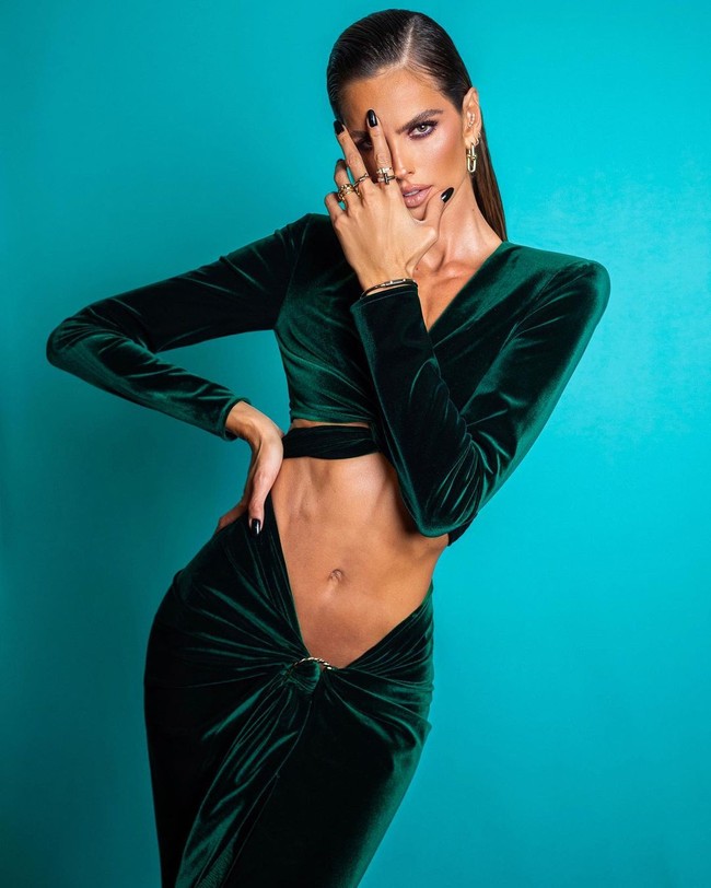 Izabel Goulart, Pacar Kevin Trapp Foto: Instagram