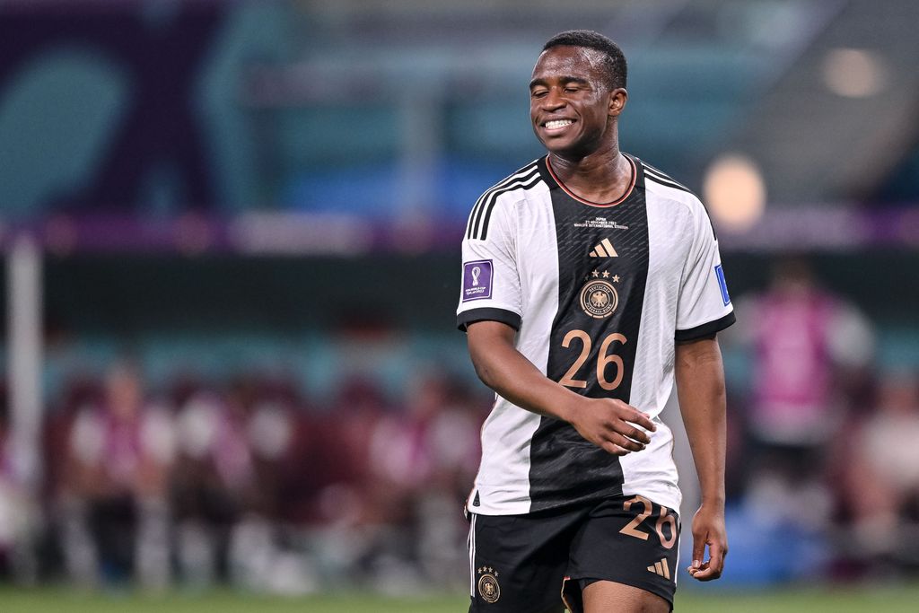 Youssoufa Moukoko pemain Jerman memberi isyarat selama pertandingan Piala Dunia FIFA Qatar 2022 Grup E antara Jerman dan Jepang di Stadion Internasional Khalifa pada 23 November 2022 di Doha, Qatar. (Harry Langer/DeFodi Images via Getty Images)
