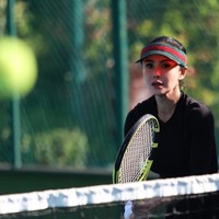 Wajah Yuni Shara juga dipuji awet muda oleh banyak netizen. Seperti yang terlihat, meski sudah berusia tak muda lagi namun kulit Yuni Shara masih tampak begitu kencang. Foto: Instagram/@yunishara36