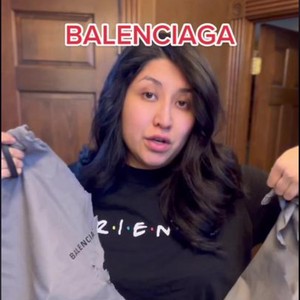 Gunting Tas Balenciaga Berharga Puluhan Juta, Aksi Wanita Ini Viral
