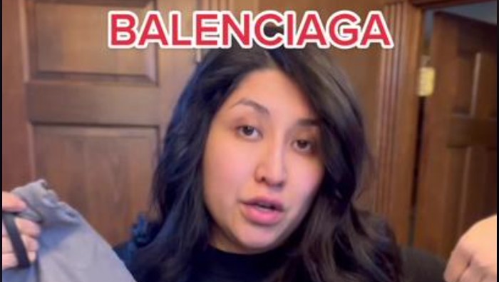Aksi viral Aksi viral gunting tas Balenciaga