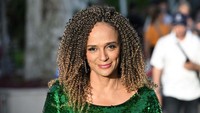 Ini dia sosok Isabel dos Santos saat hadiri acara screening film Mother And Son dalam rangkaian Festival Film Cannes di Prancis pada 27 Mei 2022 lalu.