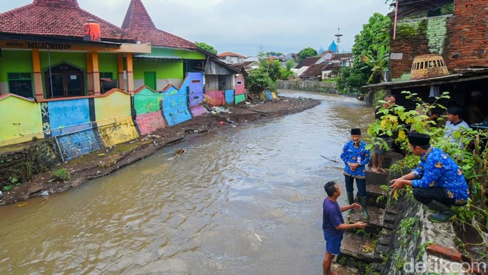 Antisipasi Banjir Perkotaan, Pemkab Banyuwangi akan Tinggikan Tanggul, Keruk Sedimen Sungai Kali Lo