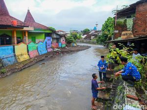 Antisipasi Banjir Banyuwangi Tanggul Ditinggikan-Keruk Sungai Kali Lo