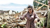 Dalam Instagram miliknya, Ashanty senang bisa berbagi dengan sesama. Foto: instagram
