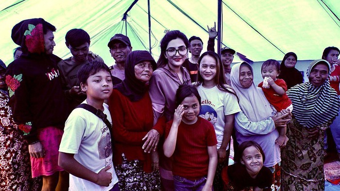 Nggak Banyak Omong! Aksi Nyata Ashanty Beri Bantuan ke Korban Gempa Cianjur