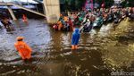 Banjir Juga Bikin Jalan Ciledug Kelelep