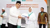 Guru, dai dan relawan kemanusiaan yang diberangkatkan umrah itu berasal dari berbagai daerah di Indonesia.