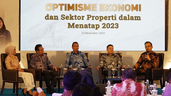 Diskusi publik bertajuk, 'Optimisme Ekonomi dan Sektor Properti dalam Menatap 2023', digelar di Jakarta. Mereka optimis sektor properti akan bergairah di 2023.
