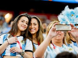 Potret Fans Wanita Menawan di Piala Dunia 2022