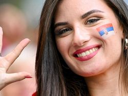 Potret Fans Wanita Menawan di Piala Dunia 2022