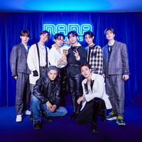 Grup KPop yang belum lama menggelar konser di Jakarta ini membawa pulang dua piala The Most Popular Group dan Chill Artist di MAMA 2022. Personel STRAY KIDS tampil dengan busana semi formal hingga kasual seperti yang dikenakan Hyunjin. Foto: dok. Twitter @MnetMAMA