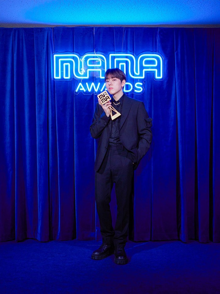 Gaya Artis Korea di MAMA 2022 ZICO